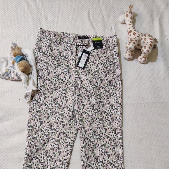 Marks and Spencers Women's Trousers - Picture 2 of 11